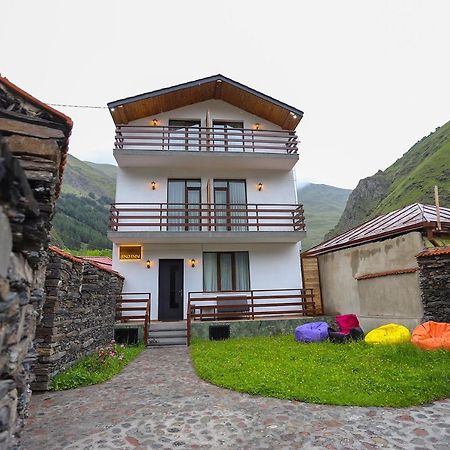 Sno Inn Kazbegi Esterno foto