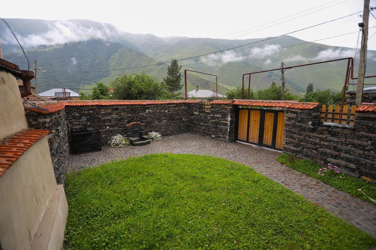Sno Inn Kazbegi Esterno foto